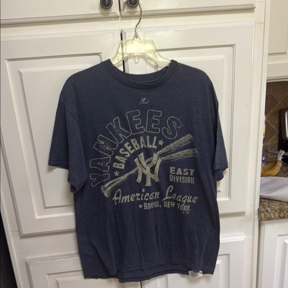 Majestic Yankees Graphic Tee - Navy